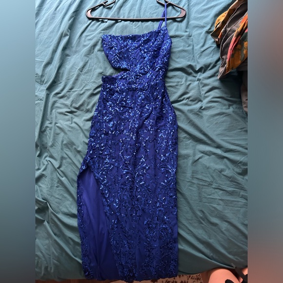 long blue shiny dress, never worn - Picture 2 of 4